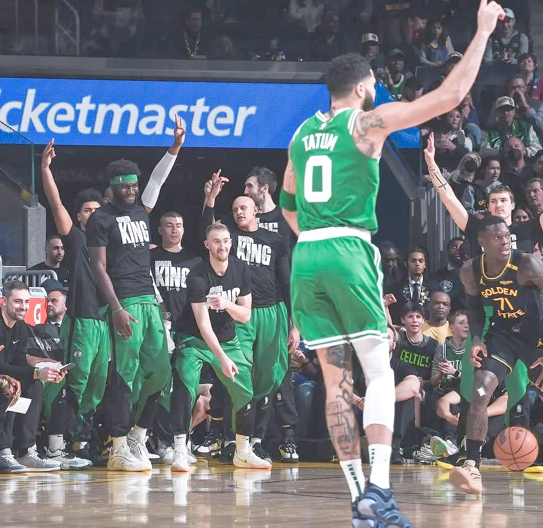 凯尔特人挑战勇士,东部西部豪强交锋谁更胜一筹? 凯尔特人挑战勇士,东部西部豪强交锋谁更胜一筹?