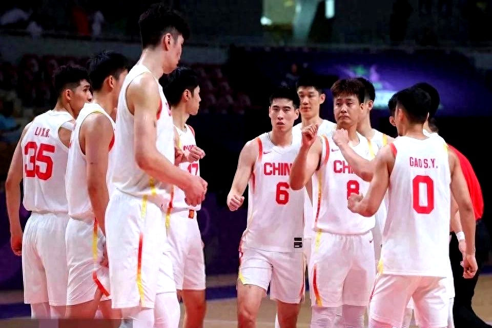 深圳男篮惊险PK浙江队,成功晋级! 深圳男篮惊险PK浙江队,成功晋级!