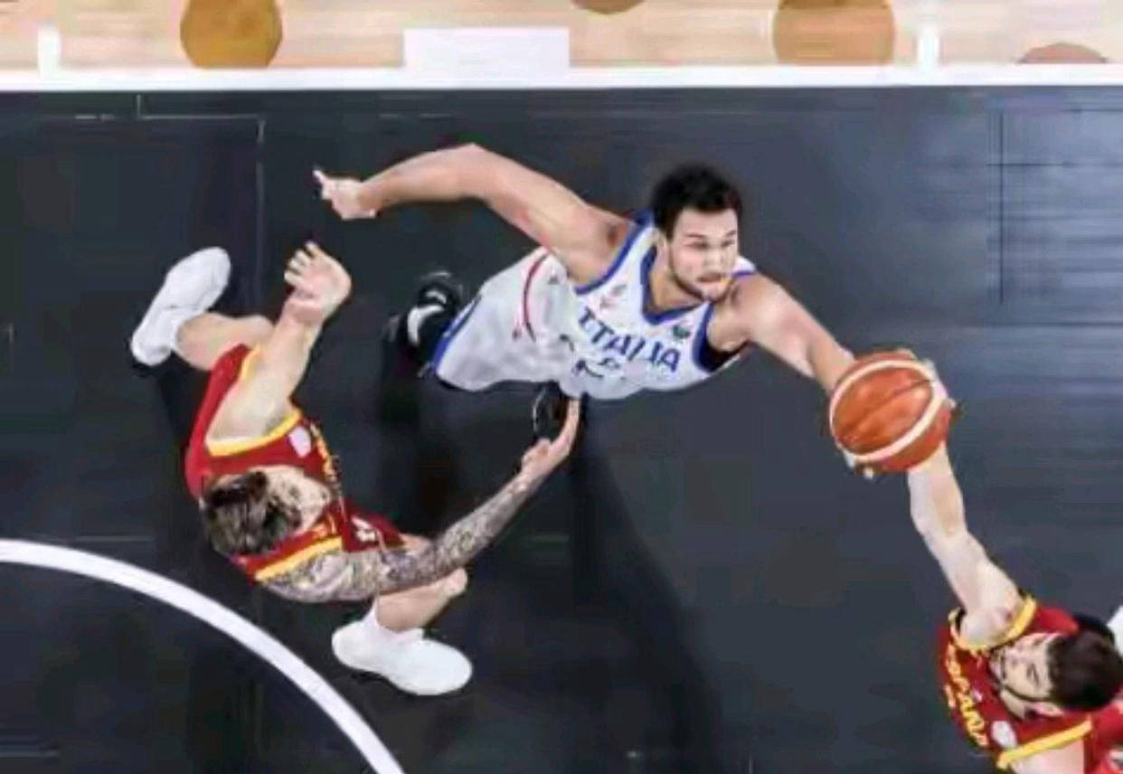 意大利男篮逆转凯尔特人，拉文关键制胜的简单介绍