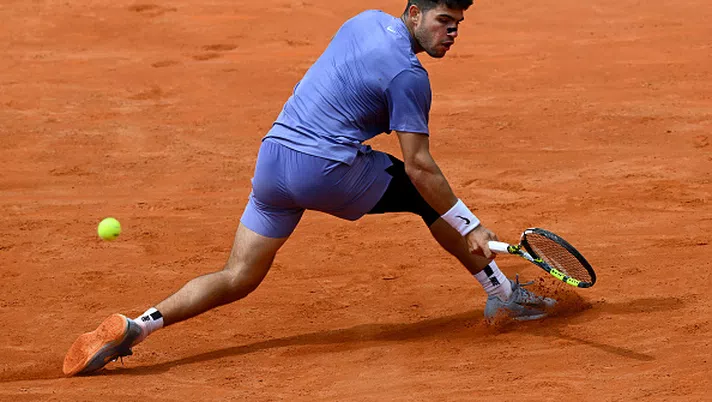 意大利网球队力克日本网球队，阿尔卡拉斯制霸全场的简单介绍