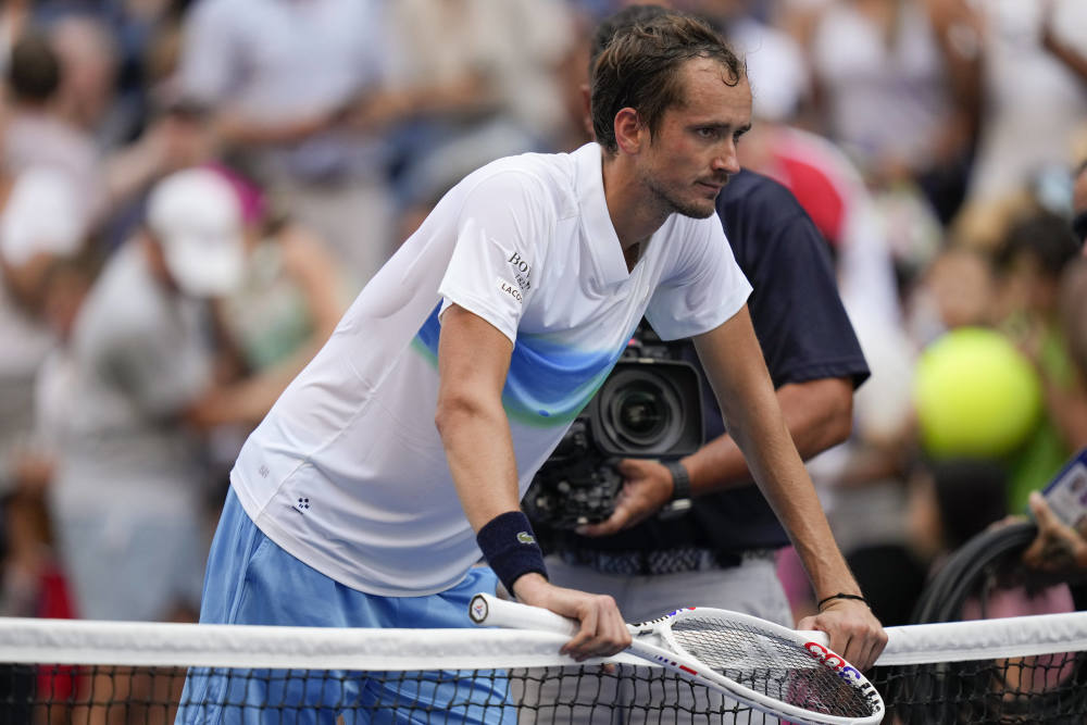 关于温网横扫年终总决赛,梅德韦杰夫惊艳四座的信息 关于温网横扫年终总决赛,梅德韦杰夫惊艳四座的信息