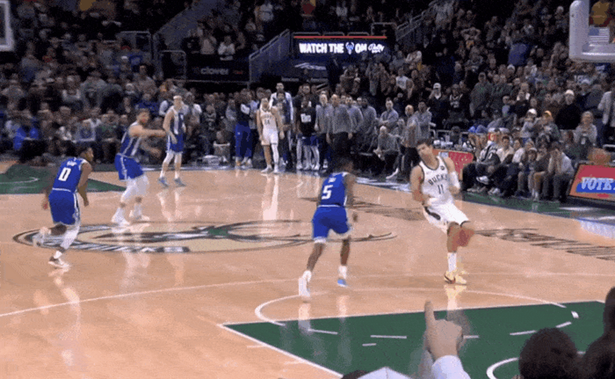 天津队险胜国王,利拉德扛起全队 天津队险胜国王,利拉德扛起全队